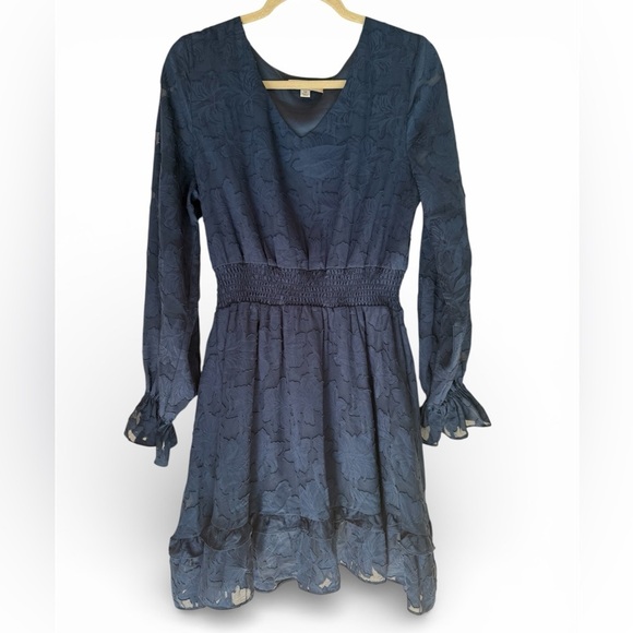She + Sky Dresses & Skirts - She + Sky Textured Long Sleeve Mini Dress